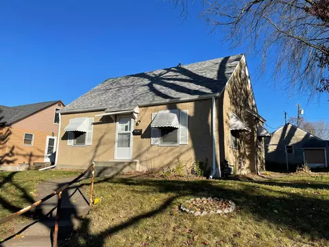 1368 Dale St N, Saint Paul, MN 55117