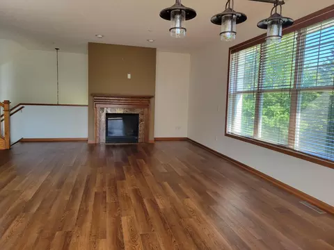 3511 Hazel Trl #J, Woodbury, MN 55129
