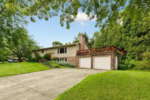 200 Half Moon Rd, Wells, MN 56097