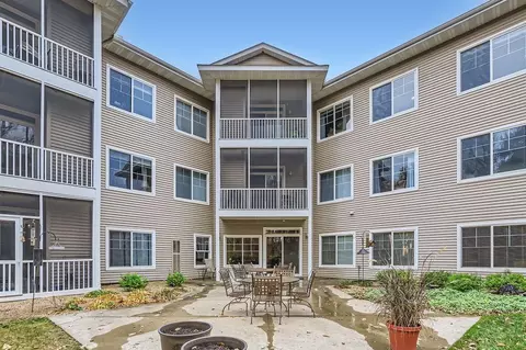110696 Village Rd #305, Chaska, MN 55318