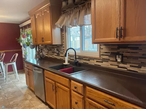 802 Maple St, Lisbon, ND 58054 photo 6