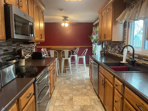 802 Maple St, Lisbon, ND 58054 photo 4