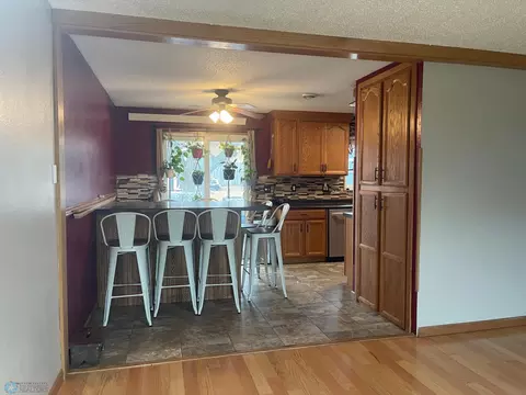 802 Maple St, Lisbon, ND 58054 photo 3