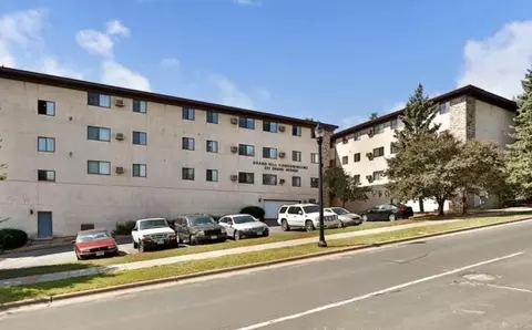 221 Grand Ave W #310, South Saint Paul, MN 55075