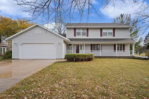 970 Olympic Hills Pl NE, Owatonna, MN 55060