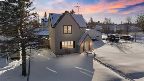 506 Jones Ave, Buhl, MN 55713