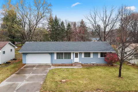 919 Roosevelt St, River Falls, WI 54022