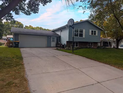 616 26th Ave SW, Willmar, MN 56201
