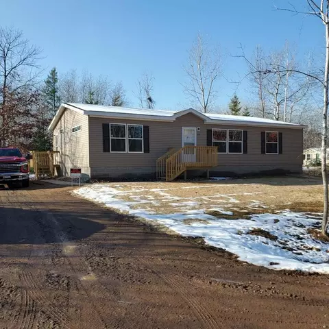 403 Sullivan Ave S, Hinckley, MN 55037