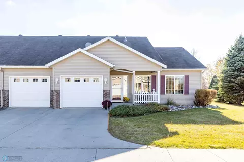 1300 34th Street Cir S, Moorhead, MN 56560