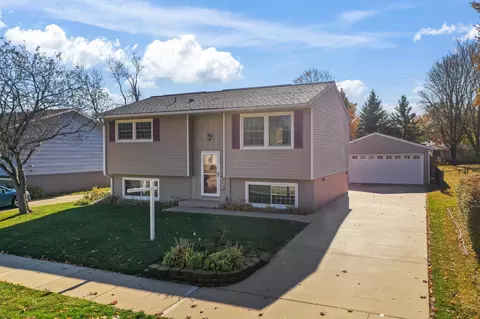 1820 Cascade St NW, Rochester, MN 55901