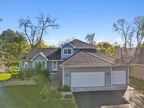 6407 Fawn Ln, Circle Pines, MN 55014