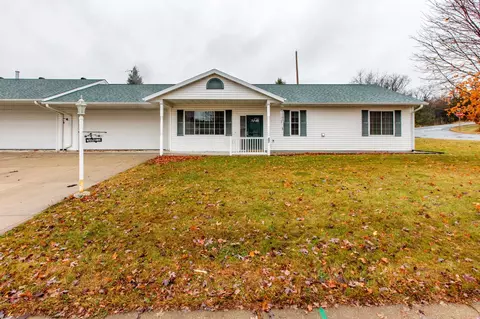 251 7th St SW, Pine Island, MN 55963
