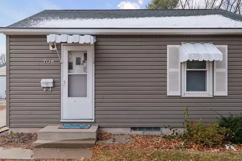708 Redding Ave, Windom, MN 56101 photo 3