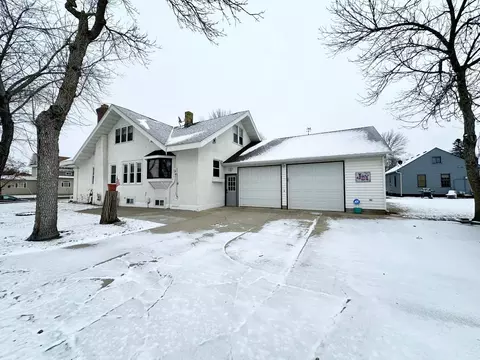 411 6th St S, Sauk Centre, MN 56378
