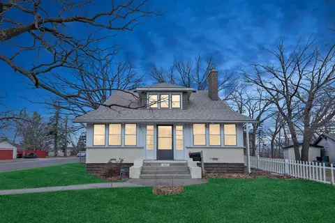 203 Richmond St E, South Saint Paul, MN 55075
