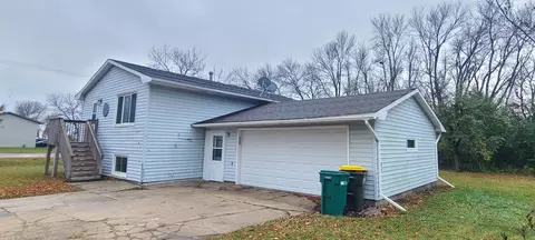 813 Pleasant View Dr SE, Willmar, MN 56201 photo 2