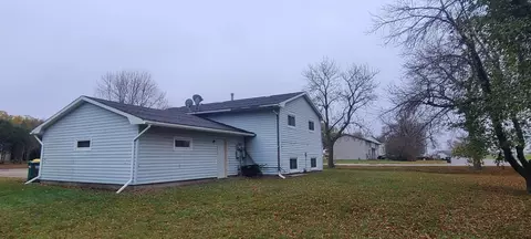 813 Pleasant View Dr SE, Willmar, MN 56201 photo 37