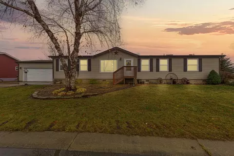 29 S Fork Dr SE, Kasson, MN 55944