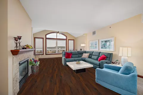 2670 Kelley Pkwy #318, Orono, MN 55356