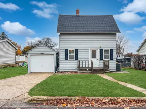 414 W 2nd St S, Truman, MN 56088