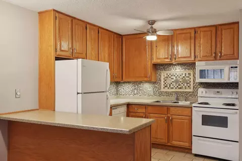 391 Grand Ave #305, Saint Paul, MN 55102