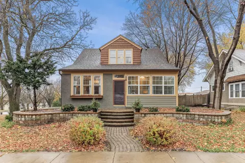 8098 Victoria Dr, Victoria, MN 55386