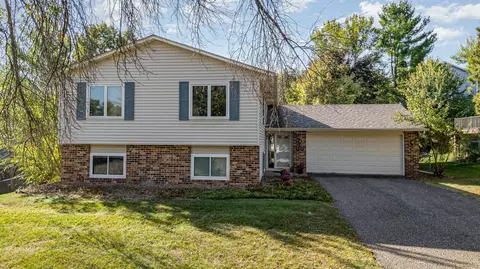 9349 Wentlock Rd, Woodbury, MN 55125