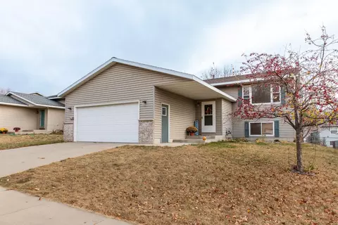 2746 Knollwood Dr SE, Rochester, MN 55904