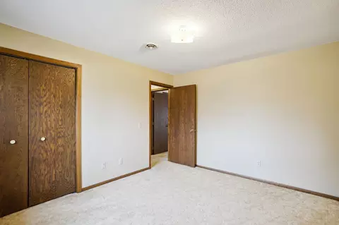728 Colonial Cir, Faribault, MN 55021 photo 12