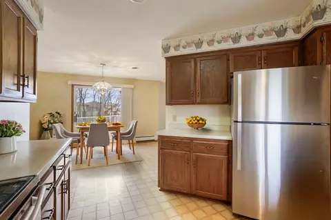 728 Colonial Cir, Faribault, MN 55021 photo 4