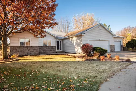 4201 York Ln NW, Rochester, MN 55901