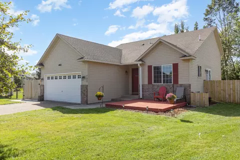 703 Isanti Pkwy NW, Isanti, MN 55040