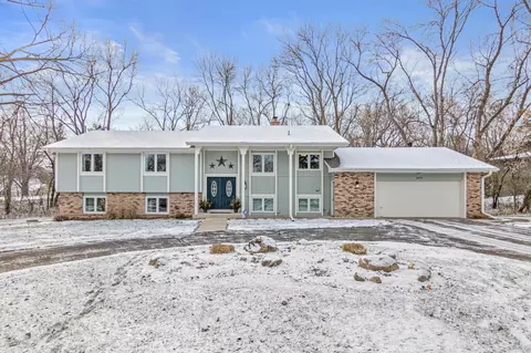 2075 Webber Hills Rd, Wayzata, MN 55391