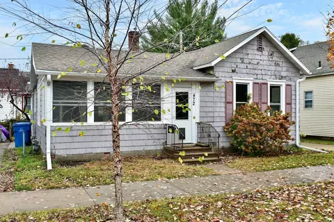 472 W Howard St, Winona, MN 55987