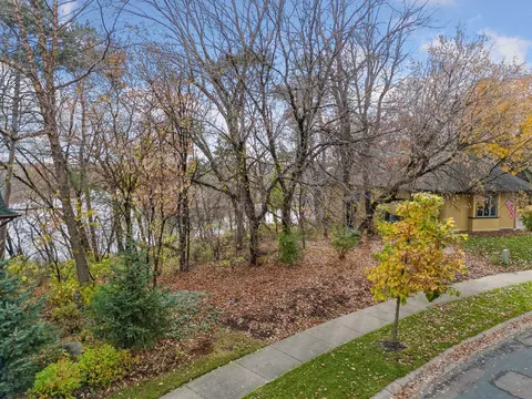 3379 Pioneer Pl, Stillwater, MN 55082