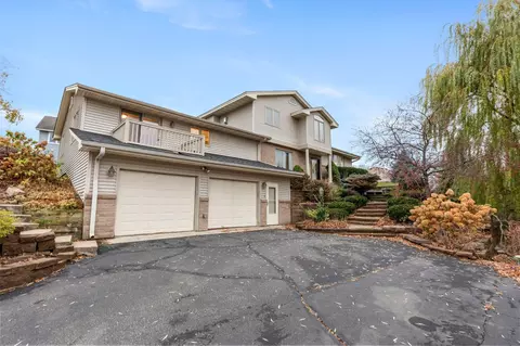 Exterior - 508 Chapel Ct, Eagan, MN 55121 photo 4 of 7