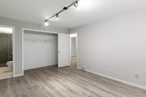 Bedroom - 508 Chapel Ct, Eagan, MN 55121 photo 5 of 6