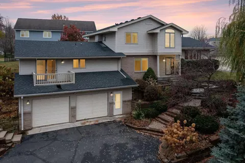 Exterior - 508 Chapel Ct, Eagan, MN 55121 photo 2 of 7