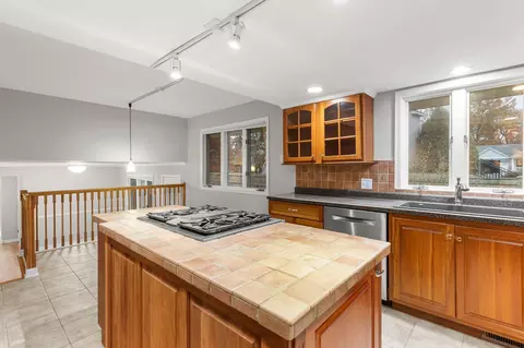 Kitchen - 508 Chapel Ct, Eagan, MN 55121 photo 4 of 4