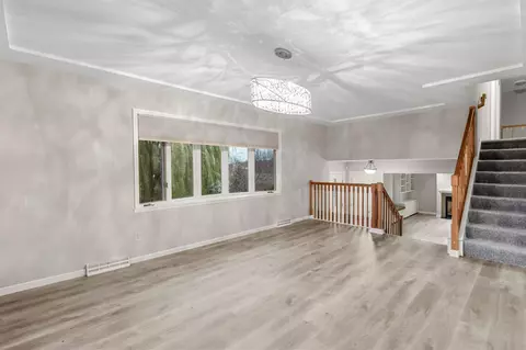 Living - 508 Chapel Ct, Eagan, MN 55121 photo 8 of 11
