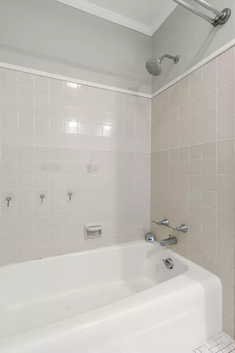 Bath - 508 Chapel Ct, Eagan, MN 55121 photo 10 of 10