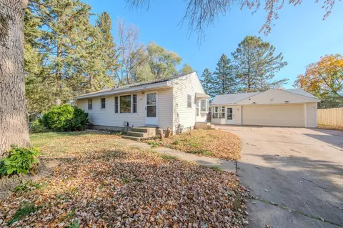 1161 Greystone Ave N, Oakdale, MN 55128