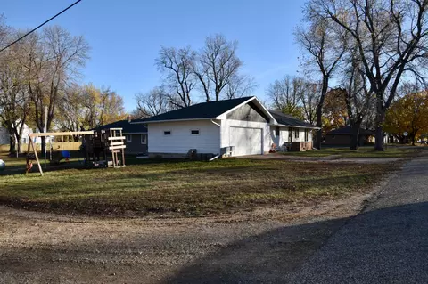 648 Poplar St, Ocheyedan, IA 51354 photo 6