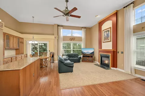 10208 Country Club Curv, Woodbury, MN 55129