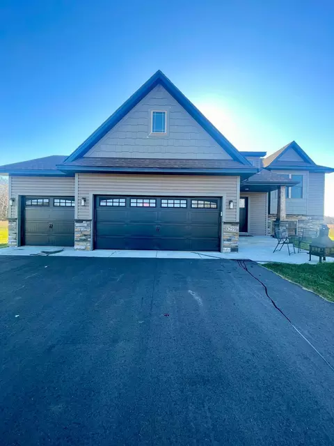 8259 383rd St, North Branch, MN 55056