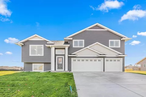 413 Highland Dr, Ellsworth, WI 54011
