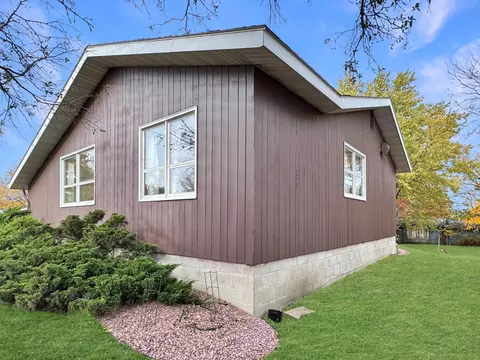 507 E Hollett St, Tracy, MN 56175 photo 3