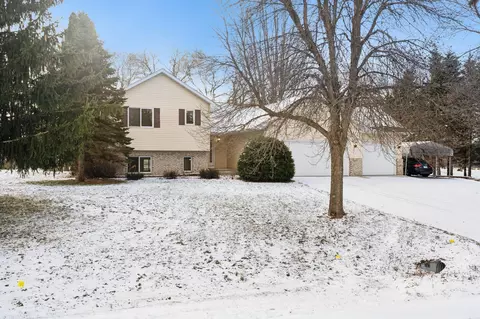 7243 256th St, Wyoming, MN 55092