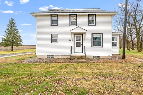 10 Howard St, Frost, MN 56033